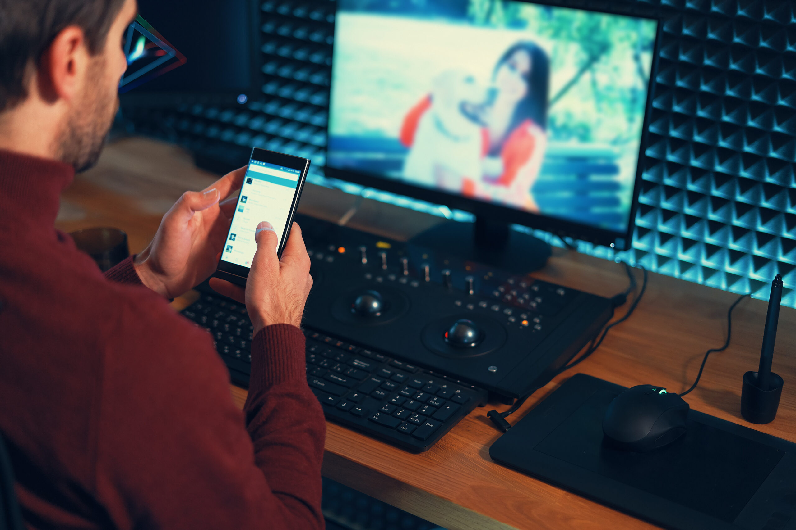 cross-platform audio storytelling system on web and mobile, enabling fully synchronized content delivery